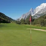 Grand Royal E Golf Hotel