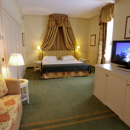 Hotell Grand Royal E Golf 5*