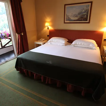 Hotell Grand Royal E Golf