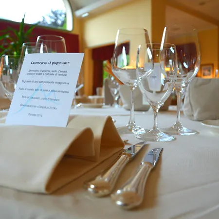 Grand Royal E Golf Hotell