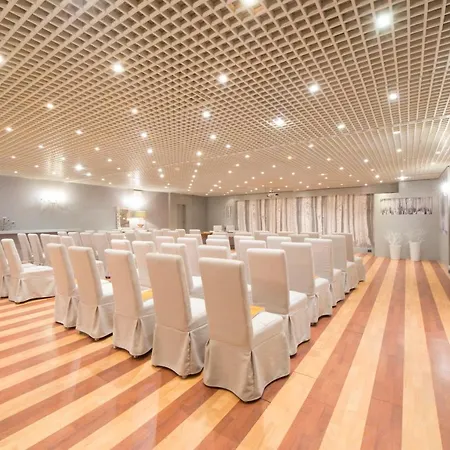 Grand Royal E Golf Hotell